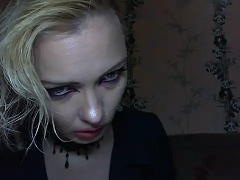 WildMissNiks online show from 05-27-26, 08:22