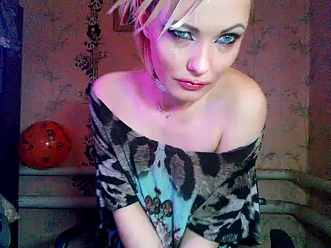 WildMissNiks online show from 10-29-25, 08:35