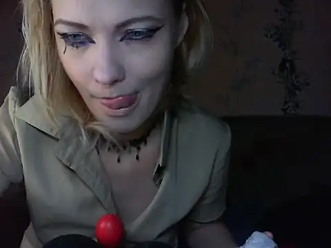 Snapshot of WildMissNiks chatting on 06-19-26, 07:47 WildMissNiks online show from 06-19-26, 07:47