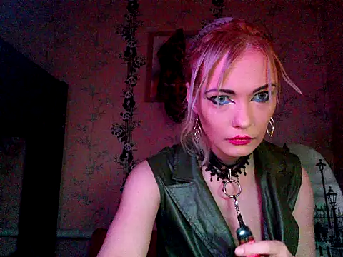 WildMissNiks online show from 11-27-25, 08:48