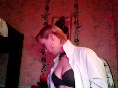 WildMissNiks online show from 11-26-25, 09:20