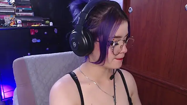 Snapshot of Raventh_ chatting on 09-22-25, 09:54 Raventh  online show from 09-22-25, 09:54