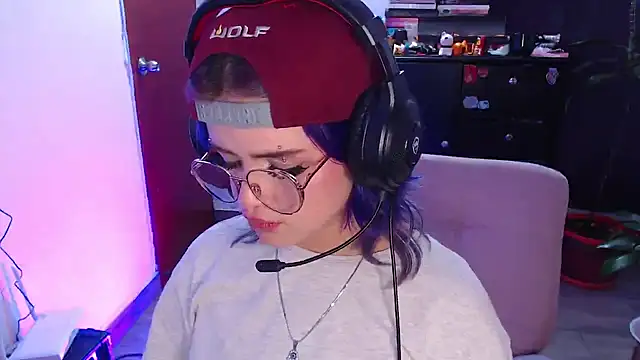 Snapshot of Raventh_ chatting on 09-09-25, 04:16 Raventh  online show from 09-09-25, 04:16