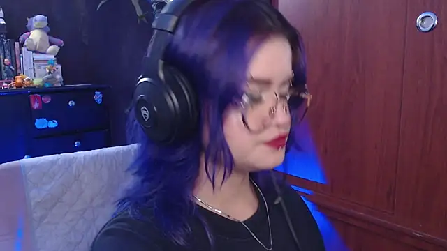 Snapshot of Raventh_ chatting on 09-27-25, 06:36 Raventh  online show from 09-27-25, 06:36