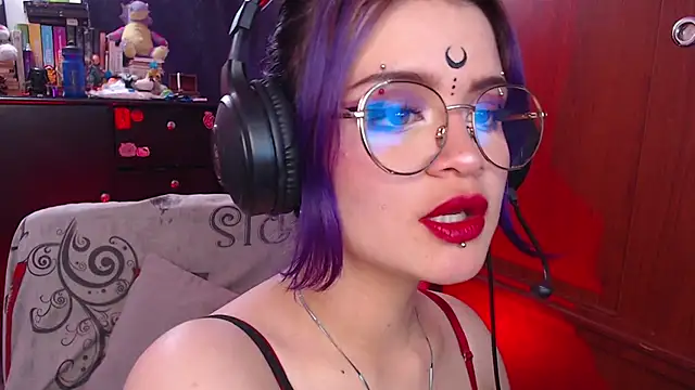 Snapshot of Raventh_ chatting on 10-28-25, 02:27 Raventh  online show from 10-28-25, 02:27