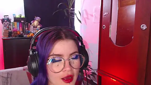 Snapshot of Raventh_ chatting on 10-16-25, 02:25 Raventh  online show from 10-16-25, 02:25