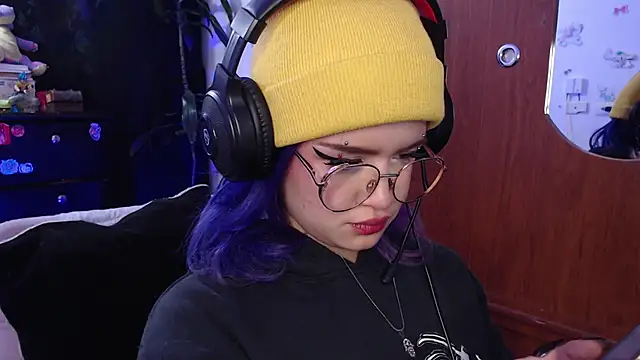 Snapshot of Raventh_ chatting on 10-05-25, 05:09 Raventh  online show from 10-05-25, 05:09