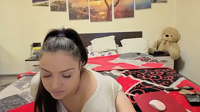 Snapshot of adelline chatting on 02-02-26, 09:47 adelline online show from 02-02-26, 09:47