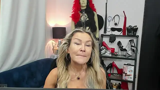 crystaLUX online show from 10-15-25, 04:11