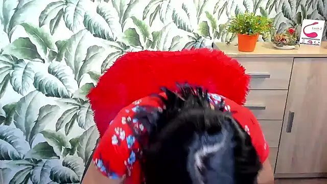 Ellennaughty online show from 12-31-24, 01:04