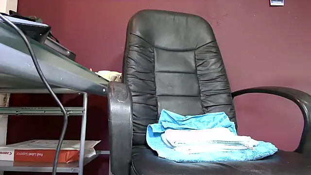 Snapshot of riverside197575 chatting on 03-25-26, 12:37 riverside197575 online show from 03-25-26, 12:37