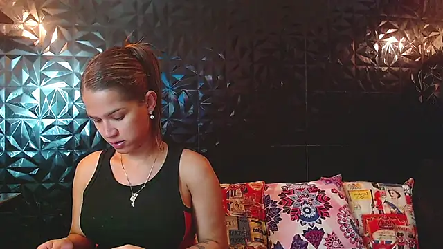 PINK  LOLA1 online show from 03-31-26, 05:15