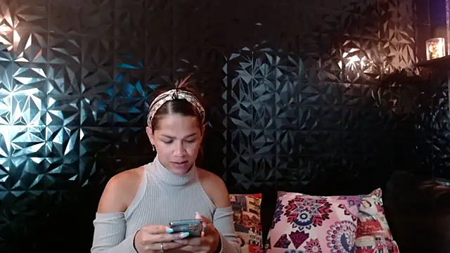 PINK  LOLA1 online show from 05-01-26, 11:32
