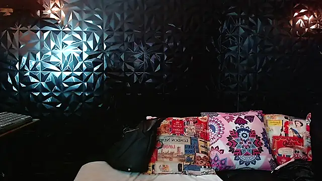 PINK  LOLA1 online show from 10-12-25, 12:45