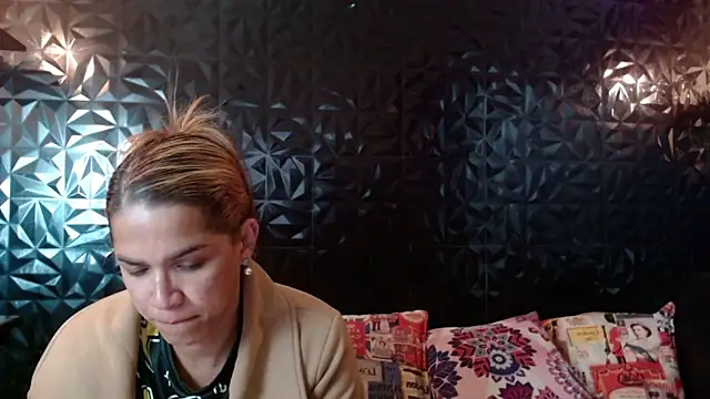 PINK  LOLA1 online show from 06-10-26, 11:50