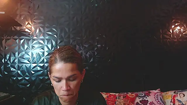 PINK  LOLA1 online show from 11-22-25, 12:54