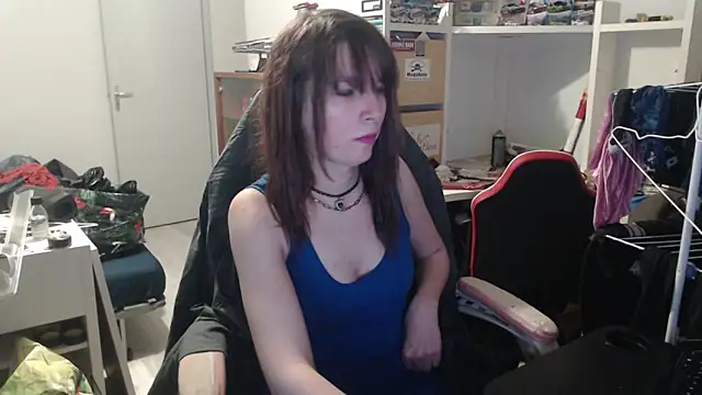 Snapshot of missthon0 chatting on 03-01-26, 11:43 missthon0 online show from 03-01-26, 11:43