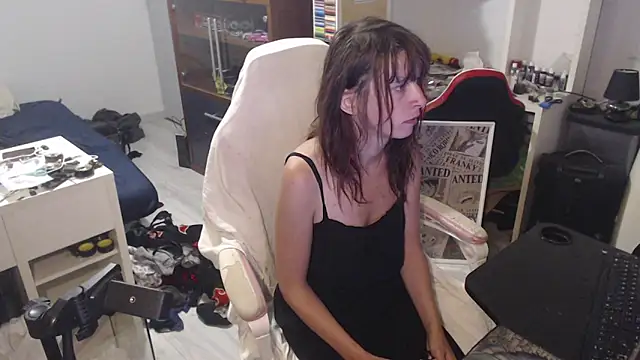 missthon0 online show from 04-28-26, 10:41