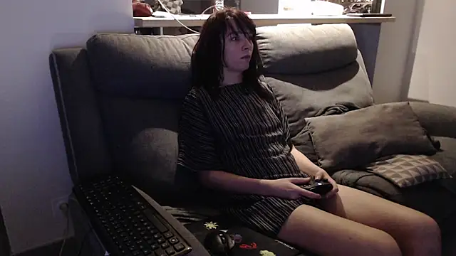 missthon0 online show from 11-02-25, 12:21