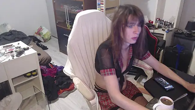 missthon0 online show from 05-10-26, 08:51