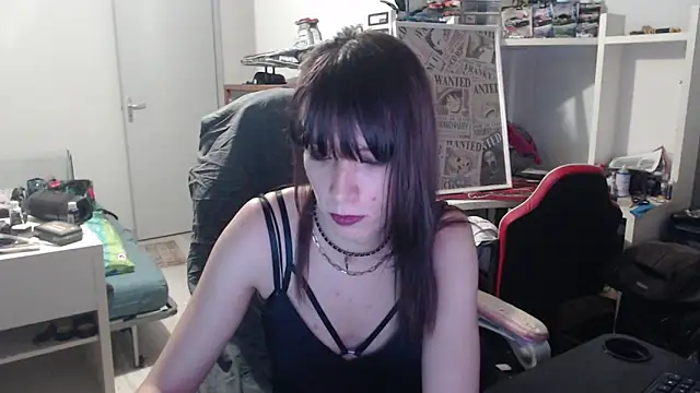 Snapshot of missthon0 chatting on 02-04-26, 02:12 missthon0 online show from 02-04-26, 02:12