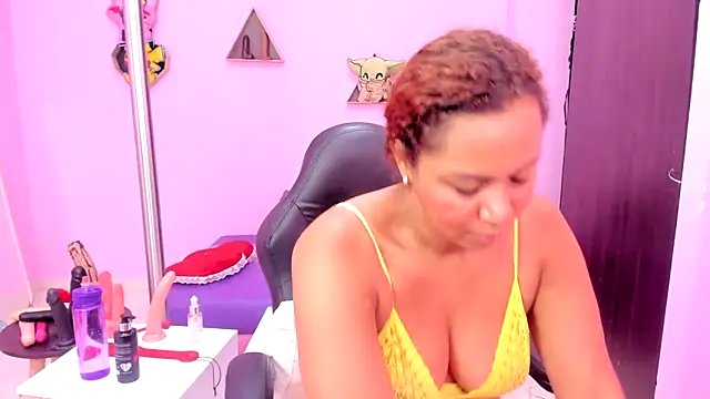 Snapshot of MATURE_WHOR33 chatting on 03-01-25, 11:50 MATURE WHOR33 online show from 03-01-25, 11:50