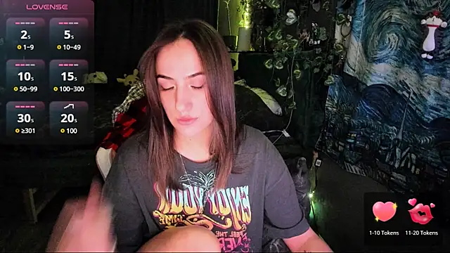 Snapshot of Selbi_Paine chatting on 01-19-25, 11:21 Selbi Paine online show from 01-19-25, 11:21