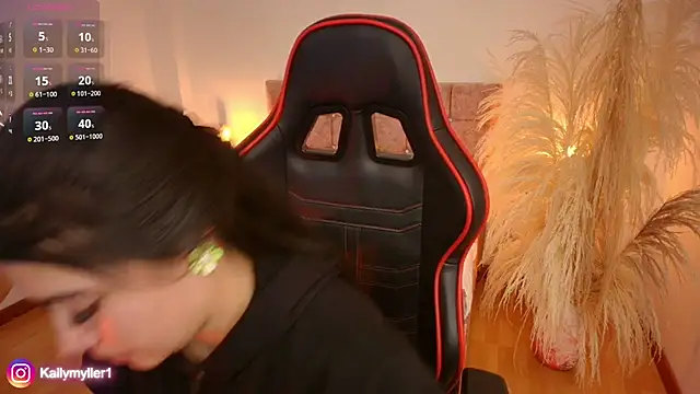 Snapshot of KallyMyller1 chatting on 02-07-25, 07:38 KallyMyller1 online show from 02-07-25, 07:38