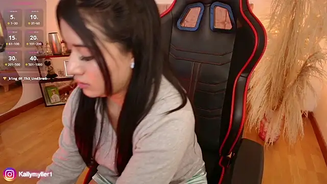 Snapshot of KallyMyller1 chatting on 02-11-25, 10:18 KallyMyller1 online show from 02-11-25, 10:18