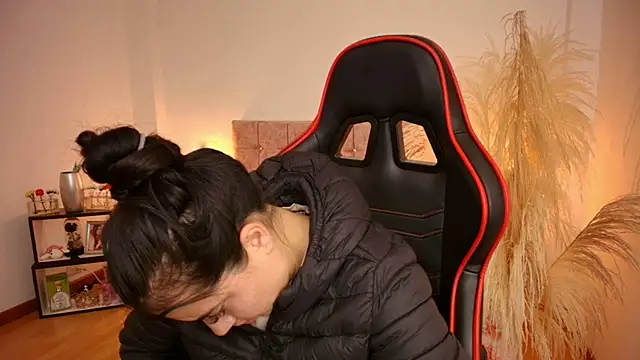 Snapshot of KallyMyller1 chatting on 03-13-25, 03:11 KallyMyller1 online show from 03-13-25, 03:11