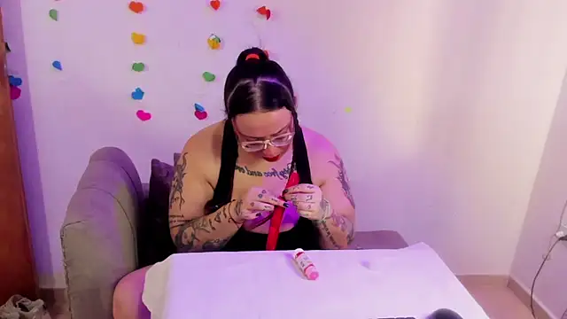 MiaYMolly online show from 06-21-26, 09:09
