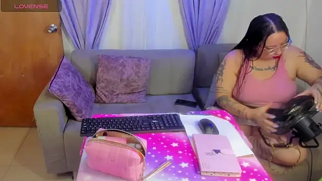 MiaYMolly online show from 04-30-26, 09:19