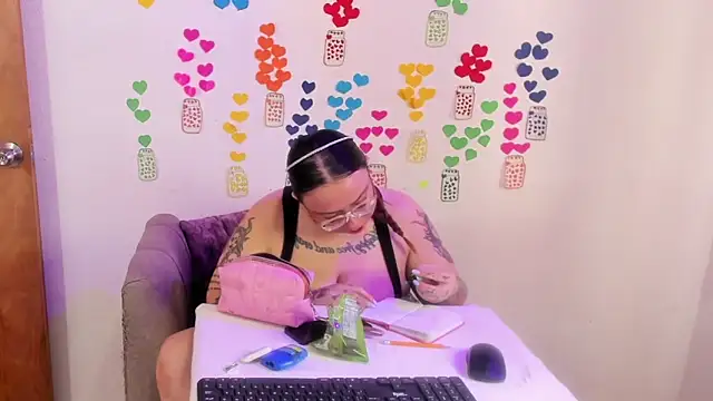 MiaYMolly online show from 06-27-26, 06:47