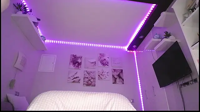 Snapshot of Agness_sweet chatting on 03-03-25, 09:24 Agness sweet online show from 03-03-25, 09:24