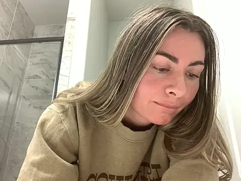 Snapshot of Alyssa_rhoades chatting on 11-01-25, 12:28 Alyssa rhoades online show from 11-01-25, 12:28