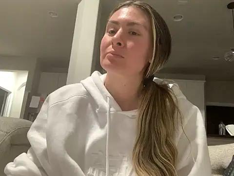 Snapshot of Alyssa_rhoades chatting on 01-24-25, 04:05 Alyssa rhoades online show from 01-24-25, 04:05