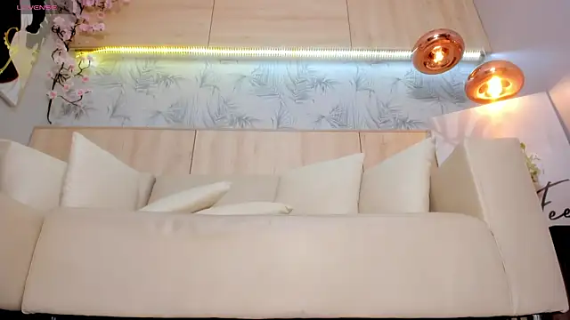 maryevans  online show from 10-24-25, 12:37