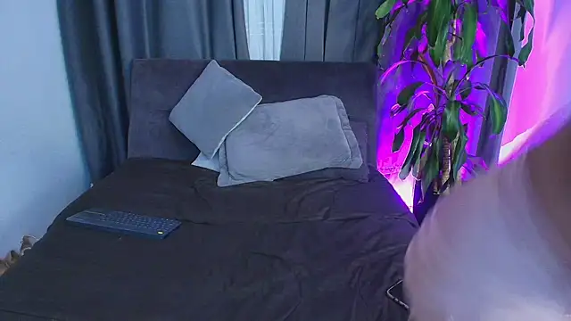 Aliciawonderxx online show from 04-04-26, 12:06