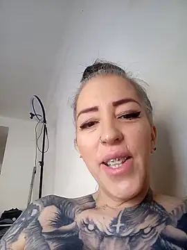 vamporasuccubus19777 online show from 10-10-25, 05:25