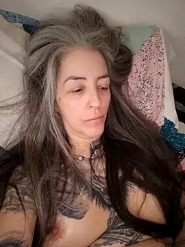 Snapshot of vamporasuccubus19777 chatting on 07-05-26, 05:53 vamporasuccubus19777 online show from 07-05-26, 05:53