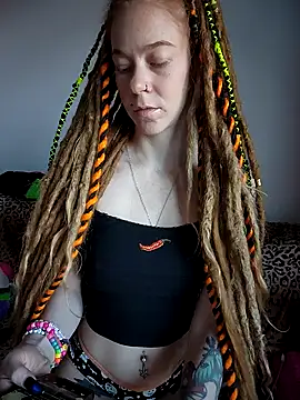 LucidLucy online show from 10-26-25, 01:11