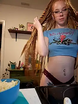 LucidLucy online show from 10-30-25, 02:21