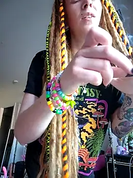 LucidLucy online show from 10-27-25, 01:45