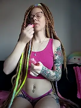 LucidLucy online show from 02-17-26, 02:03