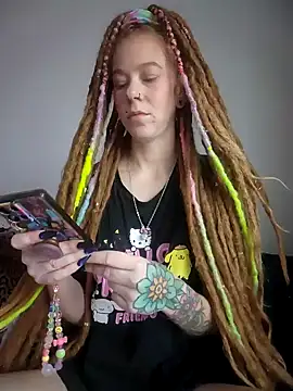 LucidLucy online show from 11-28-25, 02:06