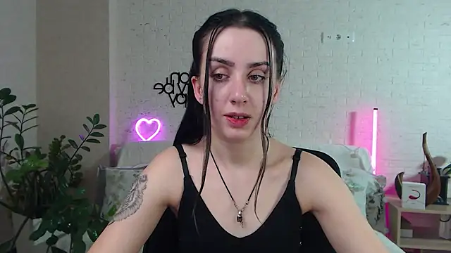 Snapshot of FranceskoJones chatting on 03-04-25, 01:01 FranceskoJones online show from 03-04-25, 01:01