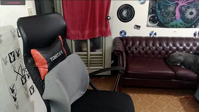 Snapshot of xherry_horny chatting on 02-19-25, 05:05 xherry horny online show from 02-19-25, 05:05