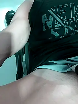 sexy fit guy on cam online show from 11-18-25, 07:17