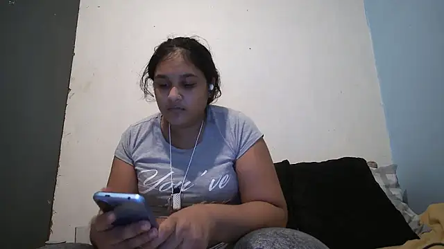 Indianbloom- online show from 10-12-25, 03:02
