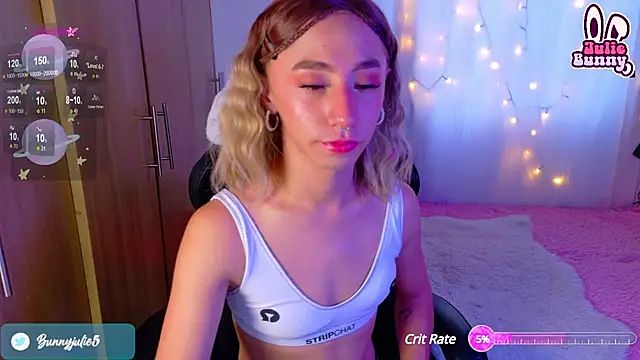 Snapshot of Littlebunny21 chatting on 12-05-24, 08:17 Littlebunny21 online show from 12-05-24, 08:17